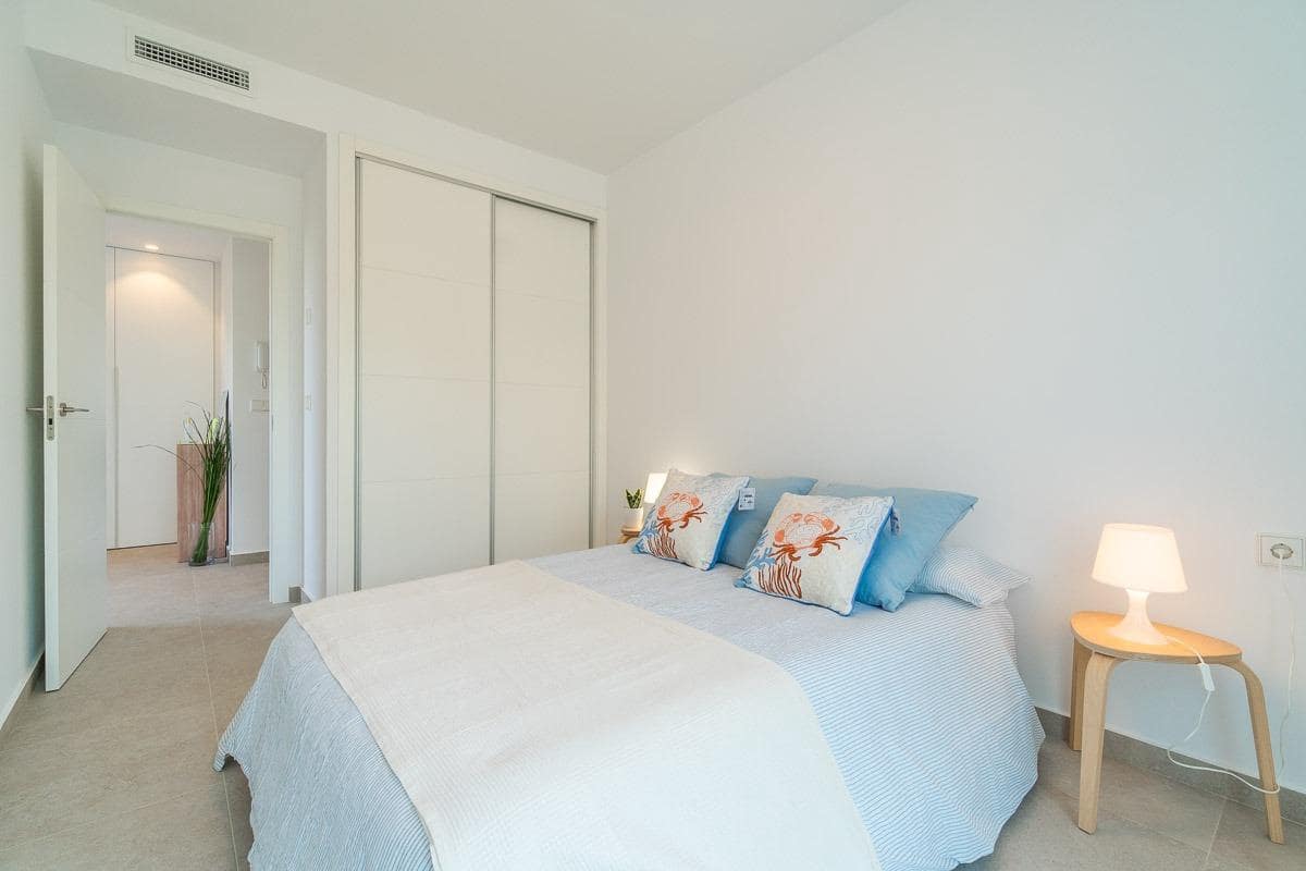 3 soveværelse Lejlighed til salg i Playa Flamenca med swimmingpool garage - € 380.000 (Ref: 9182036)