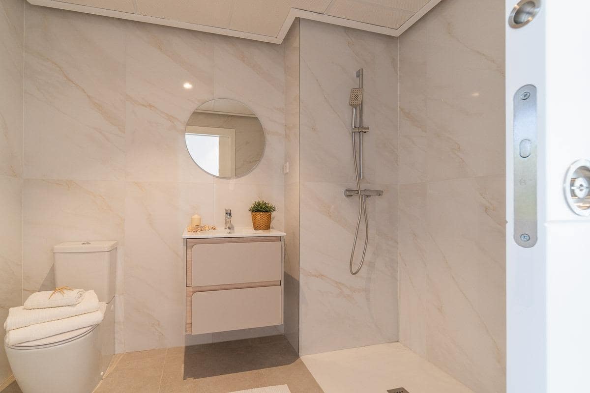 3 soveværelse Lejlighed til salg i Playa Flamenca med swimmingpool garage - € 380.000 (Ref: 9182036)