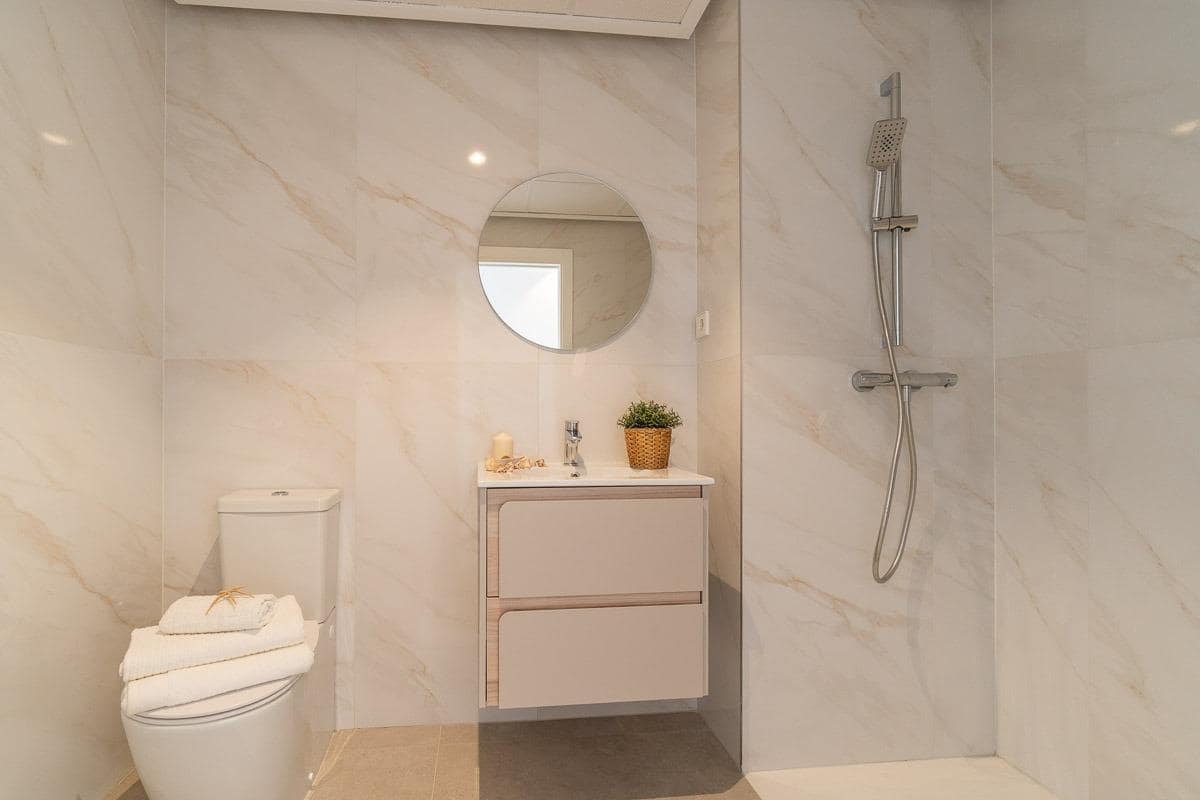 3 sovrum Lägenhet till salu i Playa Flamenca med pool garage - 380 000 € (Ref: 9182036)