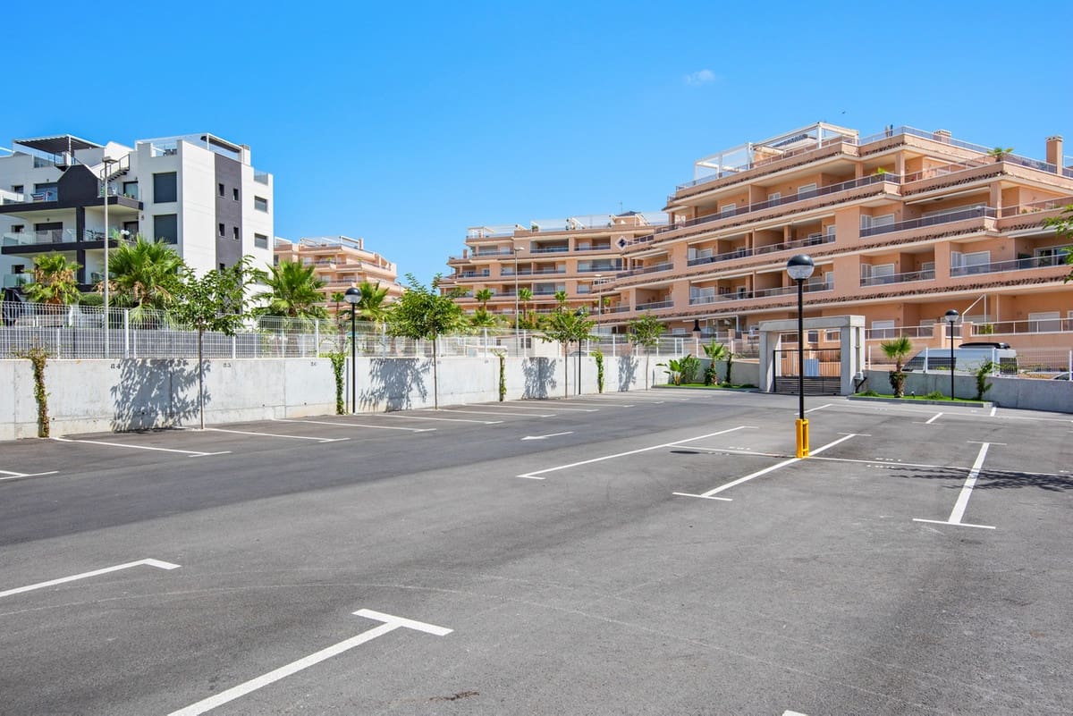 2 soveværelse Penthouse til salg i Villamartin med swimmingpool garage - € 329.995 (Ref: 9192043)