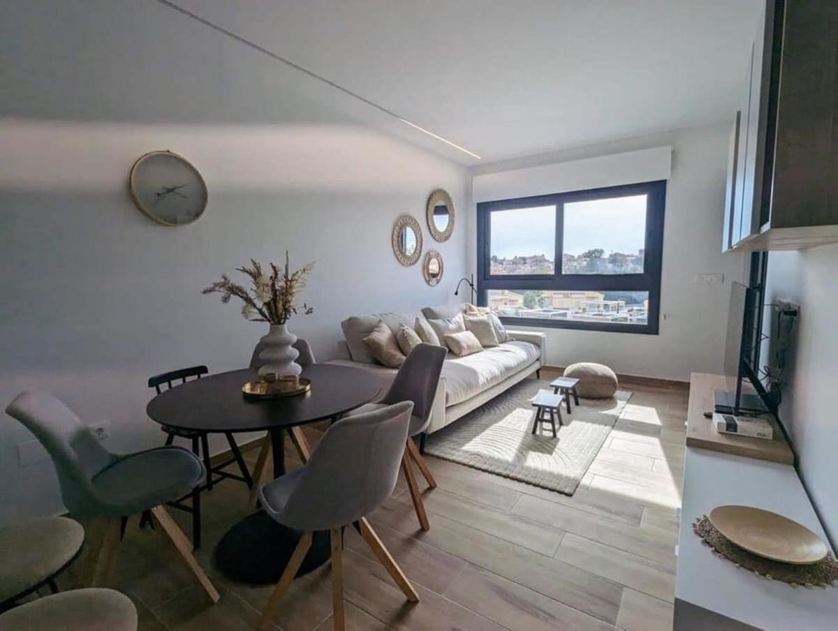 2 slaapkamer Penthouse te koop in Villamartin met zwembad garage - € 329.995 (Ref: 9192043)