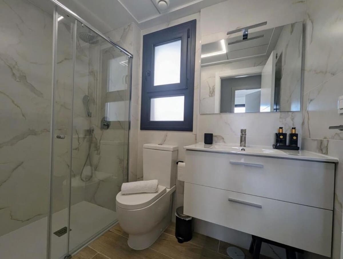 2 bedroom Penthouse for sale in Villamartin with pool garage - € 329,995 (Ref: 9192043)