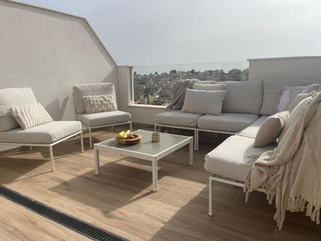 2 makuuhuone Kattohuoneisto myytävänä paikassa Villamartin, Orihuela mukana uima-altaan 
autotalli - 329 995 € (Ref: 9192043)