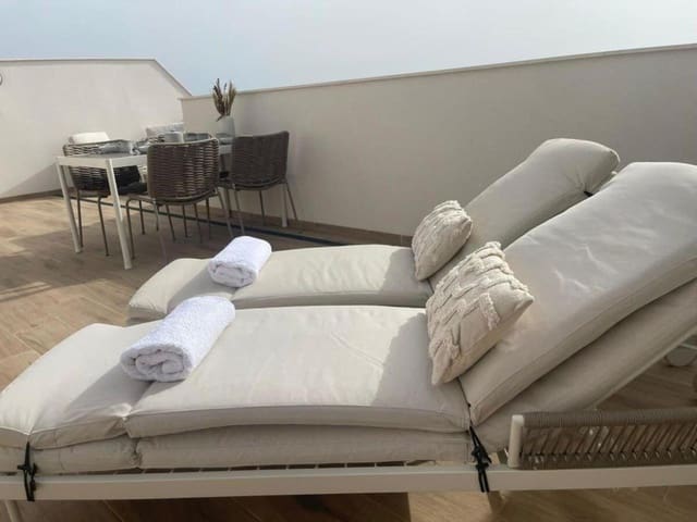 2 makuuhuone Kattohuoneisto myytävänä paikassa Villamartin, Orihuela mukana uima-altaan 
autotalli - 329 995 € (Ref: 9192043)