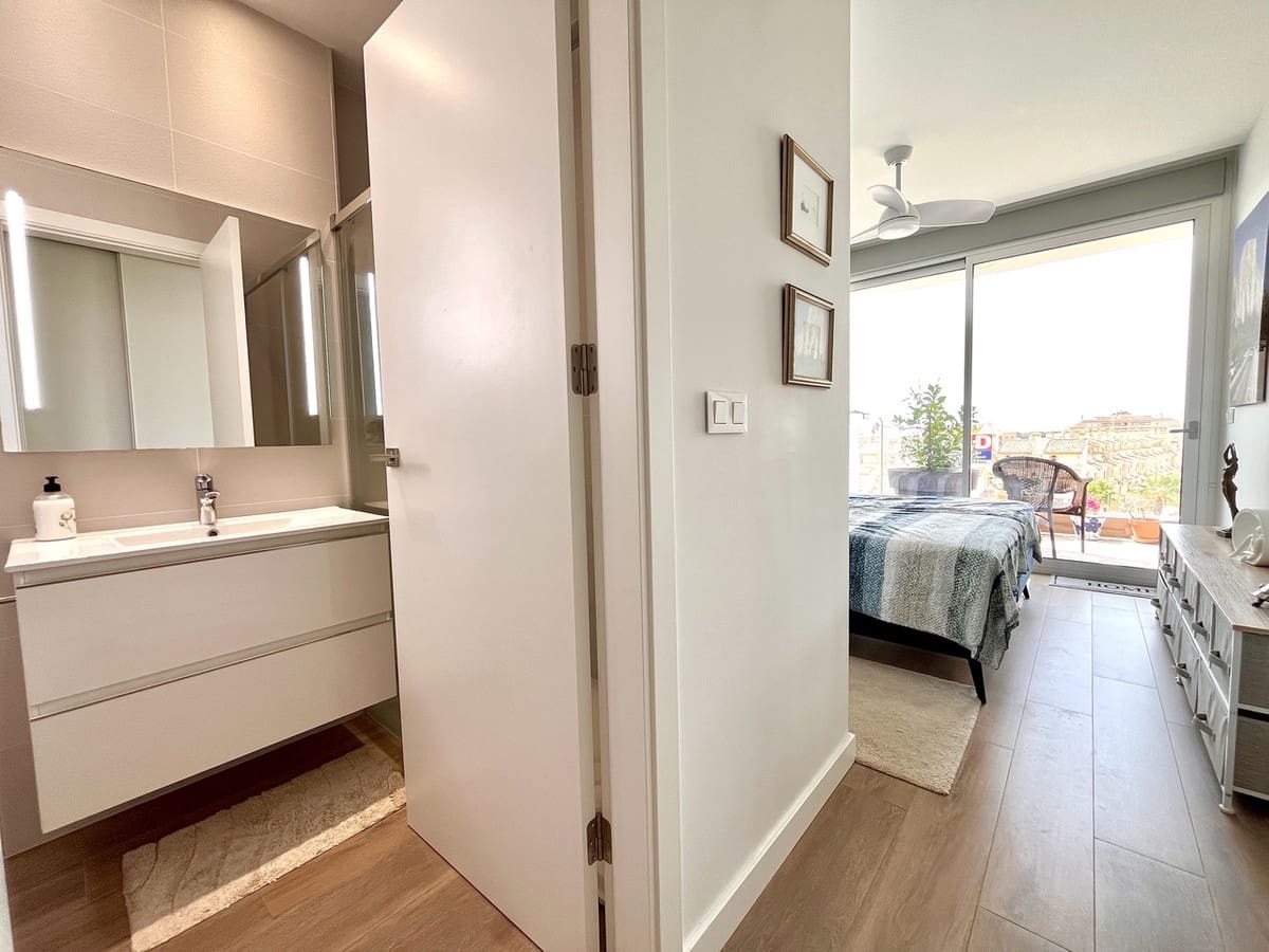 2 soveværelse Penthouse til salg i Playa Flamenca med swimmingpool - € 309.950 (Ref: 9192046)