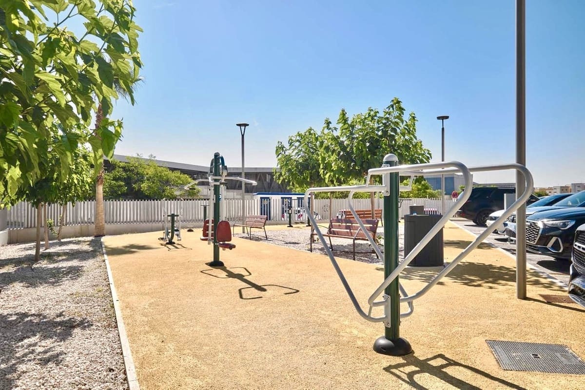 2 soveværelse Penthouse til salg i Playa Flamenca med swimmingpool - € 309.950 (Ref: 9192046)