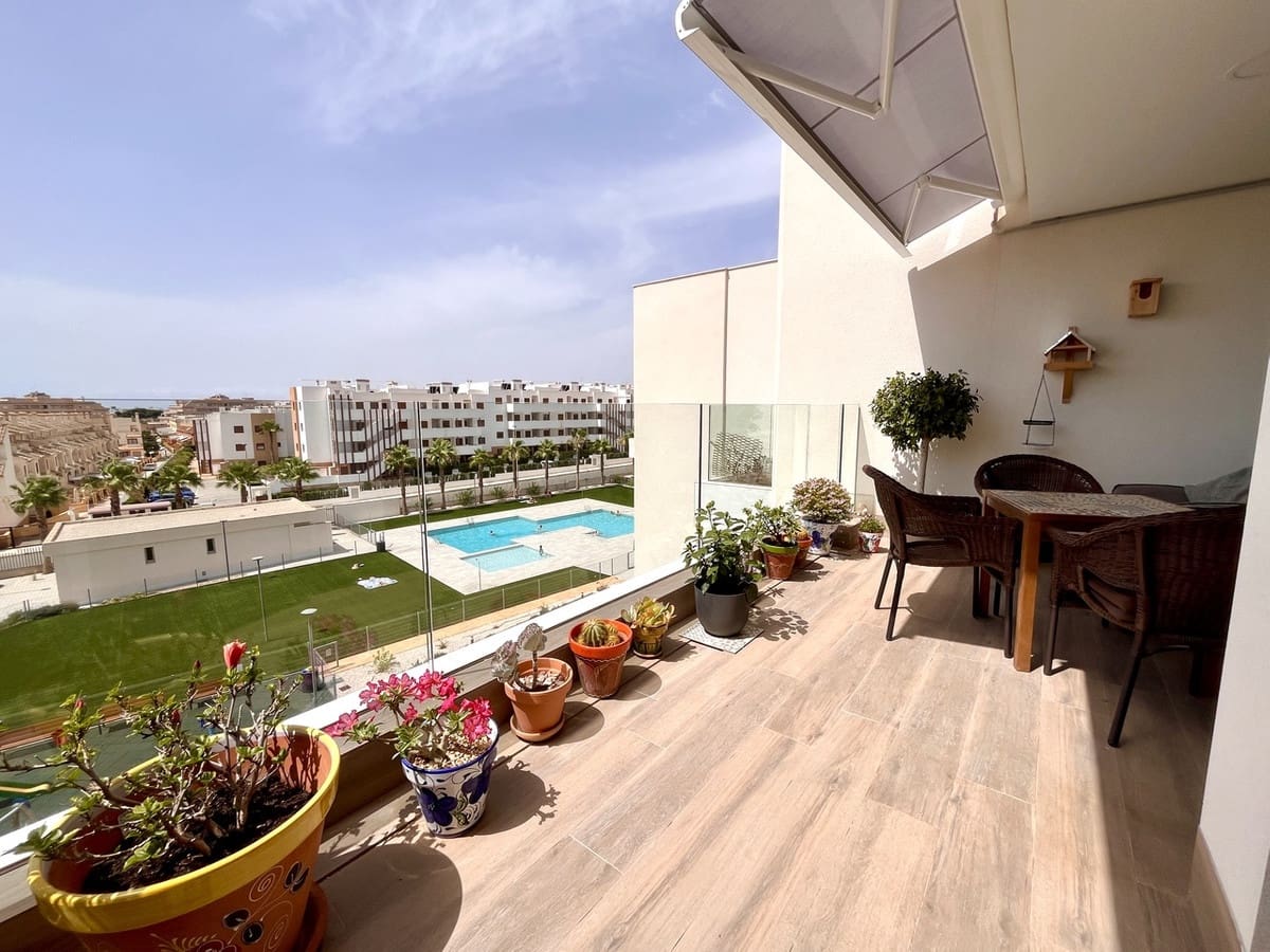 2 soveværelse Penthouse til salg i Playa Flamenca med swimmingpool - € 309.950 (Ref: 9192046)