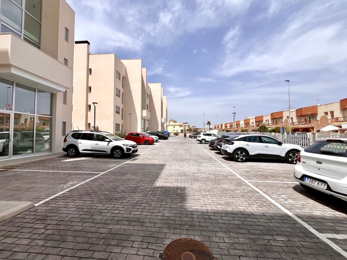 2 soveværelse Penthouse til salg i Playa Flamenca med swimmingpool - € 309.950 (Ref: 9192046)