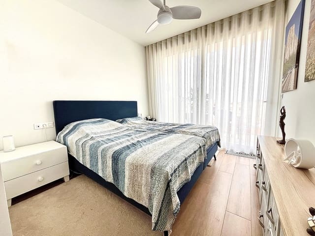 2 soveværelse Penthouse til salg i Playa Flamenca, Orihuela med swimmingpool - € 309.950 (Ref: 9192046)