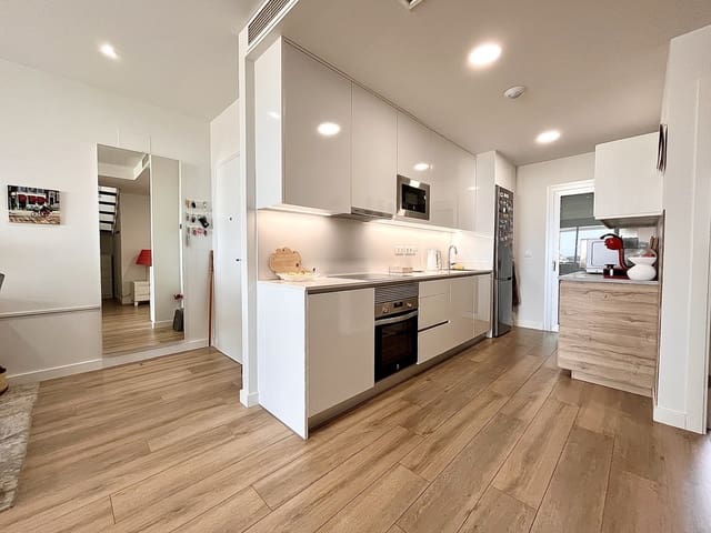 2 soveværelse Penthouse til salg i Playa Flamenca, Orihuela med swimmingpool - € 309.950 (Ref: 9192046)