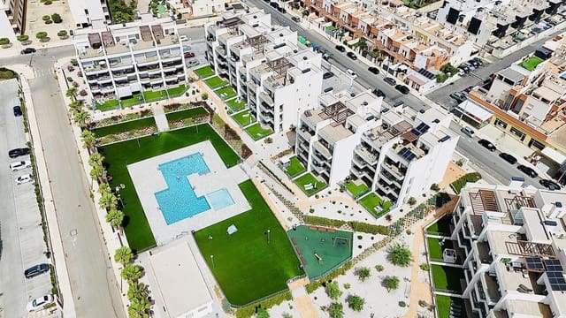 2 soveværelse Penthouse til salg i Playa Flamenca, Orihuela med swimmingpool - € 309.950 (Ref: 9192046)