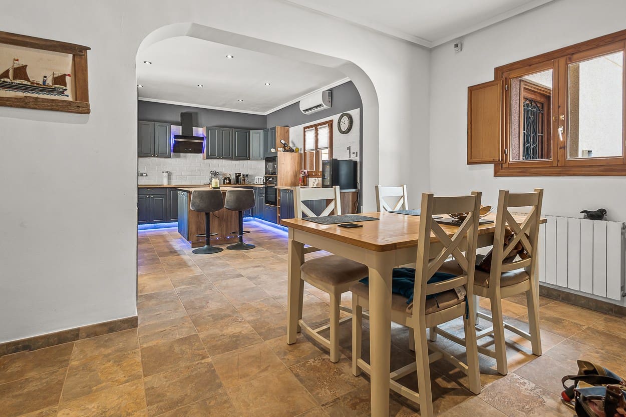 4 soveværelse Finca/Landehus til salg i Torremendo med swimmingpool - € 575.000 (Ref: 9198336)