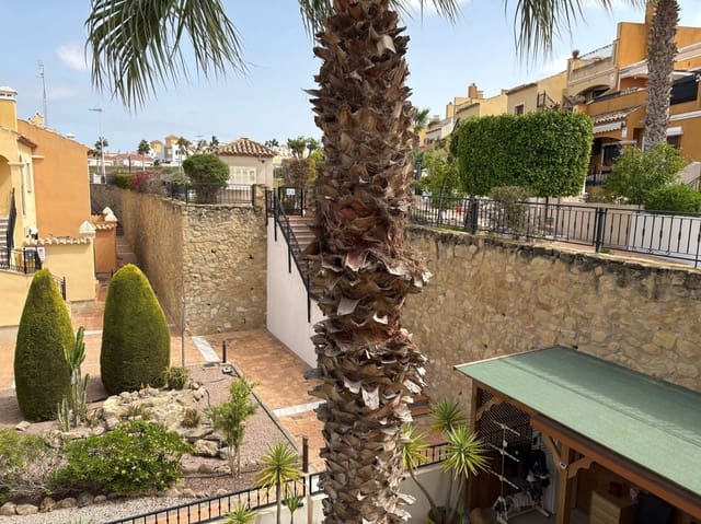 2 bedroom Penthouse for sale in Algorfa with pool - € 155,000 (Ref: 9201841)