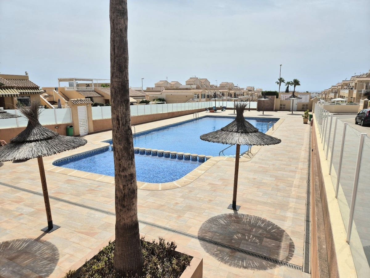 2 soveværelse Penthouse til salg i Orihuela Costa med swimmingpool - € 144.950 (Ref: 9201842)