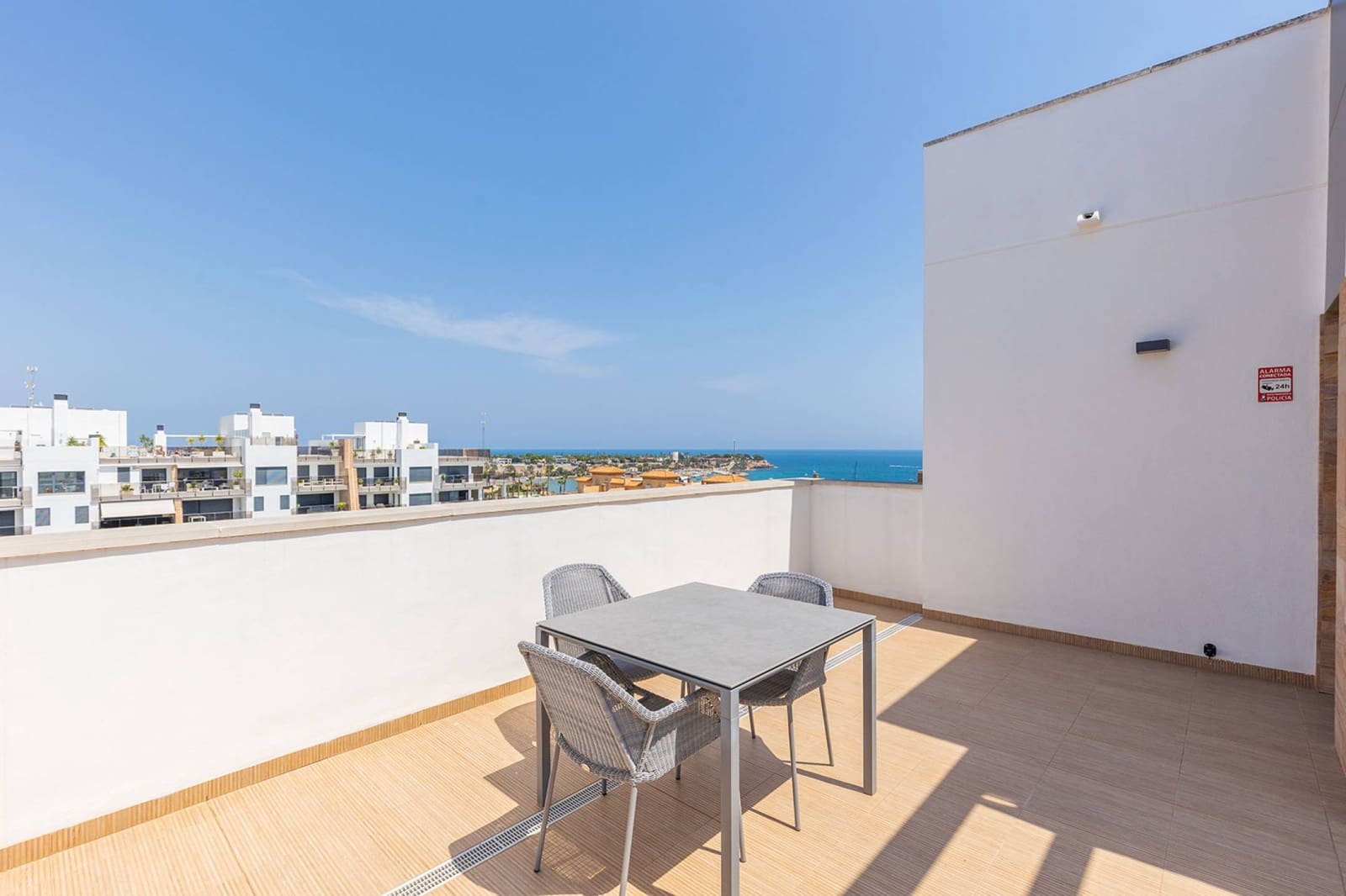 3 sypialnia Penthouse na sprzedaż w Cabo Roig z basenem garażem - 750 000 € (Ref: 9206299)