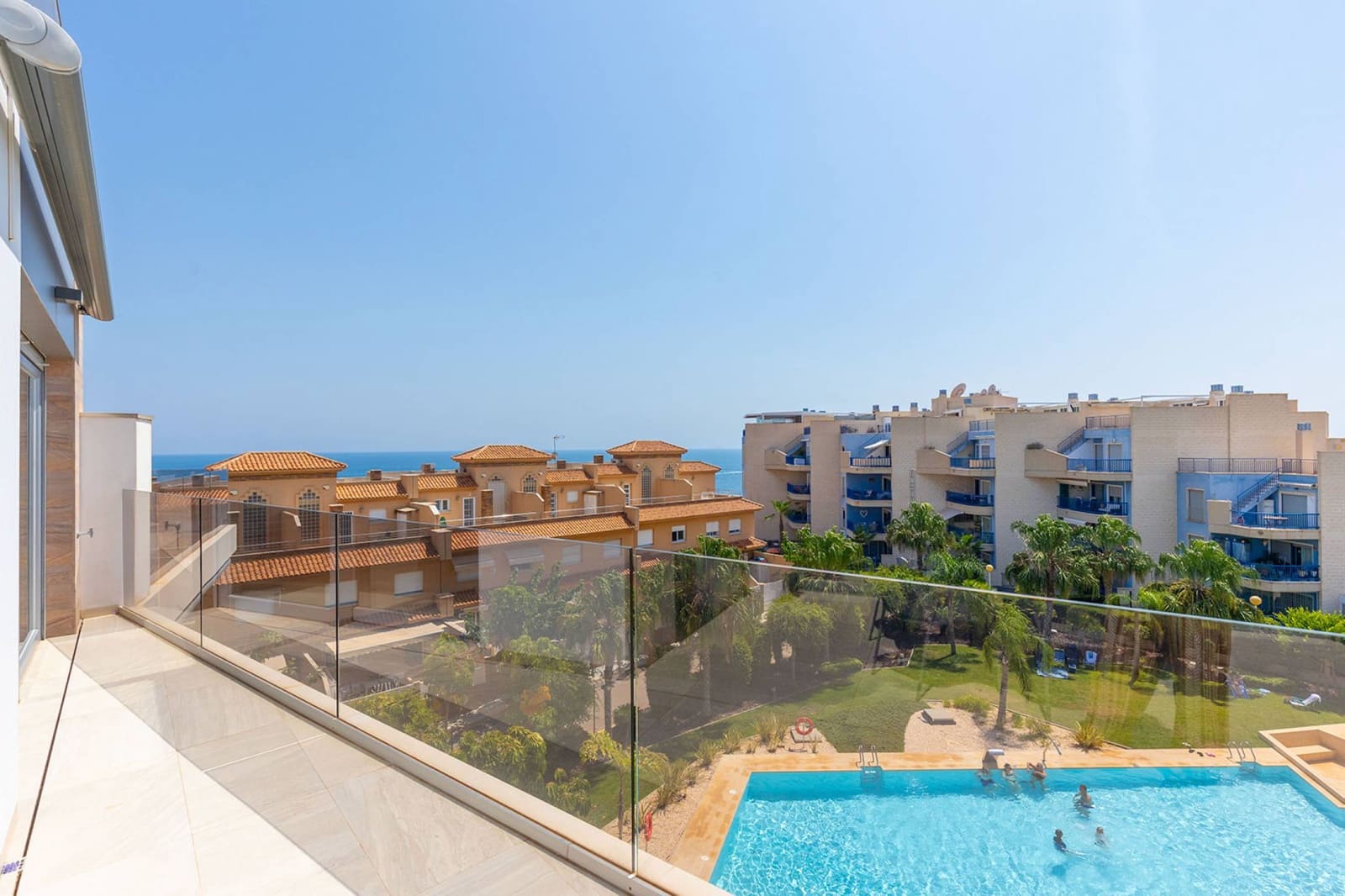 3 sypialnia Penthouse na sprzedaż w Cabo Roig z basenem garażem - 750 000 € (Ref: 9206299)