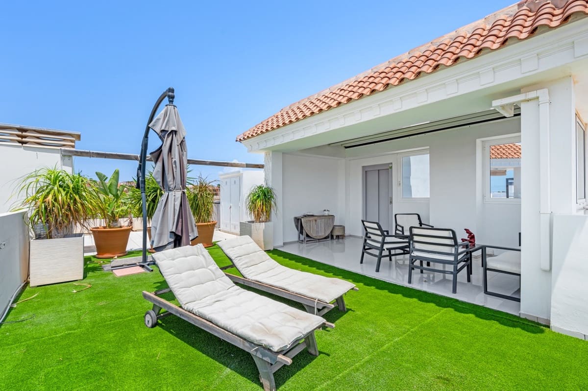 2 soveværelse Penthouse til salg i Ciudad Quesada med swimmingpool garage - € 299.000 (Ref: 9209380)