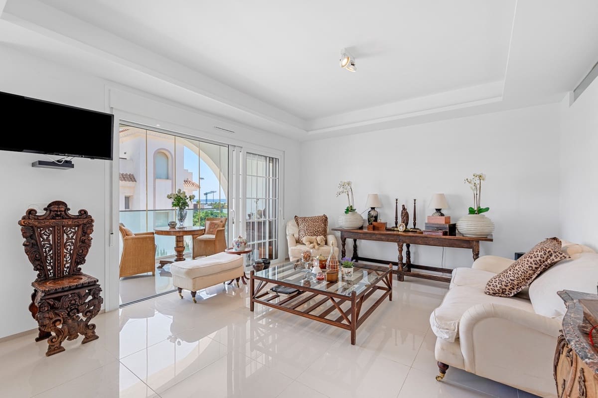 2 soveværelse Penthouse til salg i Ciudad Quesada med swimmingpool garage - € 299.000 (Ref: 9209380)