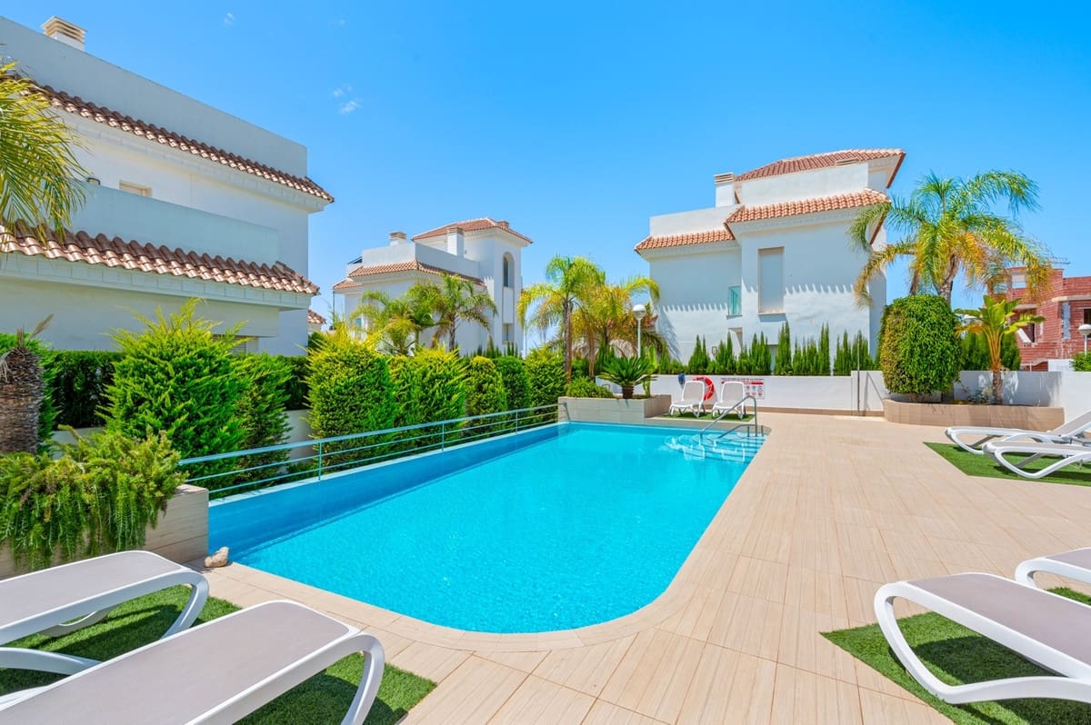 2 soveværelse Penthouse til salg i Ciudad Quesada med swimmingpool garage - € 299.000 (Ref: 9209380)