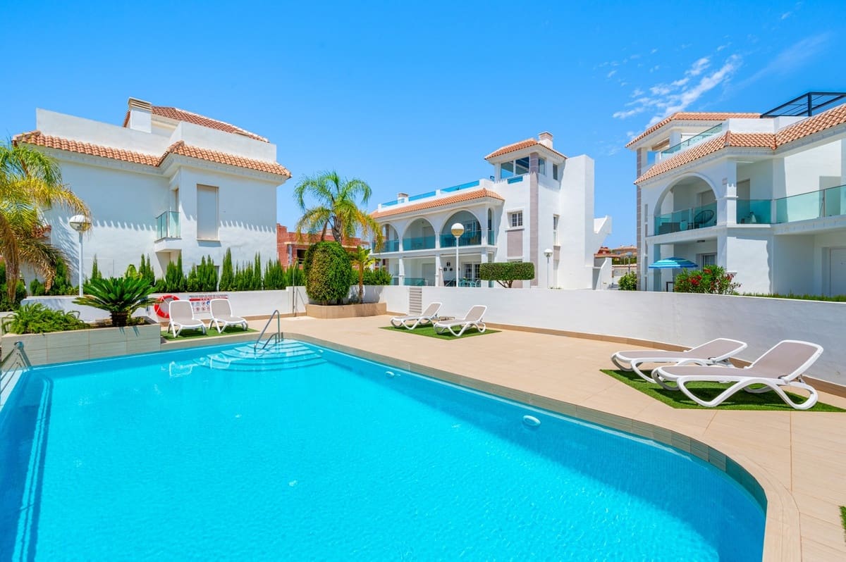 2 soveværelse Penthouse til salg i Ciudad Quesada med swimmingpool garage - € 299.000 (Ref: 9209380)