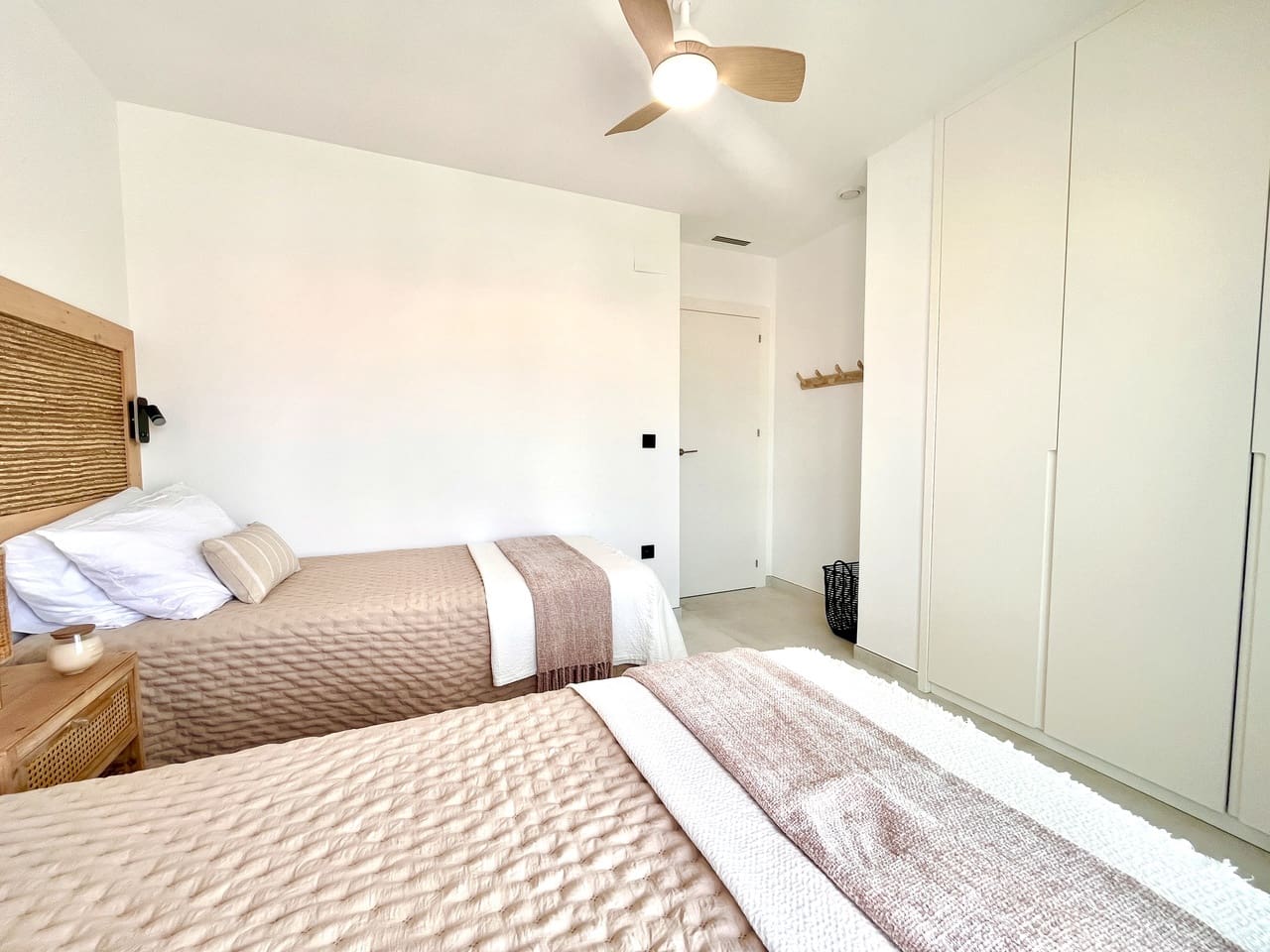 2 makuuhuone Huoneisto myytävänä paikassa La Zenia mukana uima-altaan 
autotalli - 360 000 € (Ref: 9231999)