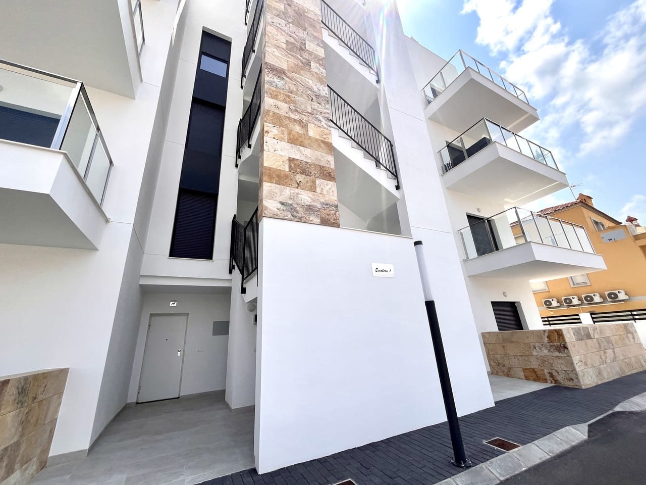 2 makuuhuone Huoneisto myytävänä paikassa La Zenia mukana uima-altaan 
autotalli - 360 000 € (Ref: 9231999)