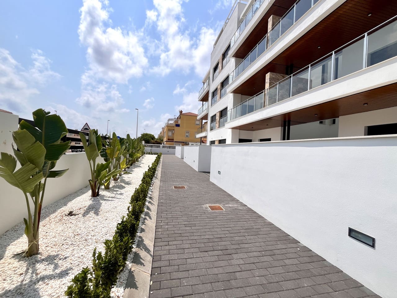 2 makuuhuone Huoneisto myytävänä paikassa La Zenia mukana uima-altaan 
autotalli - 360 000 € (Ref: 9231999)