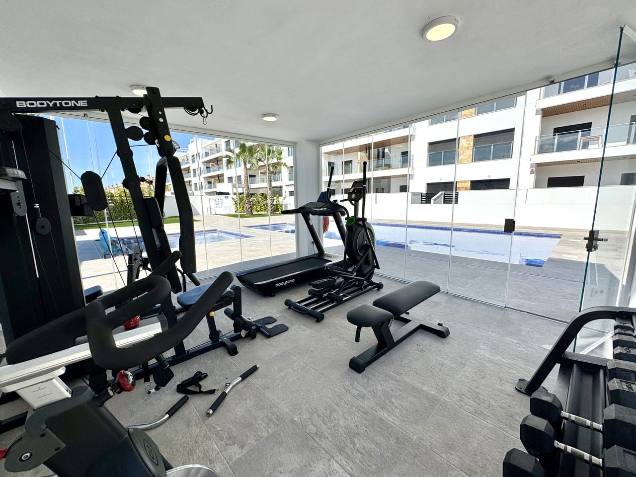 2 makuuhuone Huoneisto myytävänä paikassa La Zenia mukana uima-altaan 
autotalli - 360 000 € (Ref: 9231999)