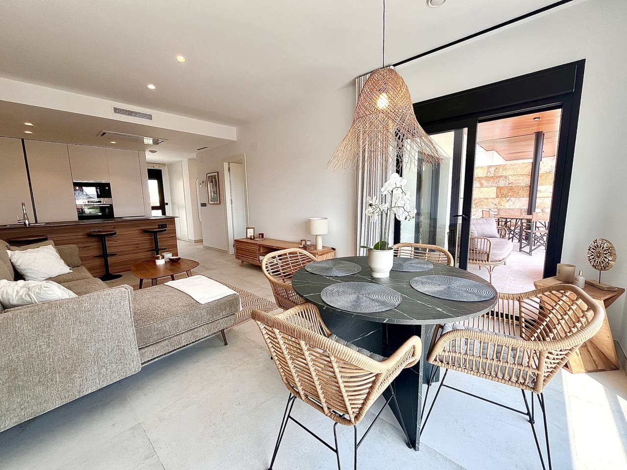 2 makuuhuone Huoneisto myytävänä paikassa La Zenia mukana uima-altaan 
autotalli - 360 000 € (Ref: 9231999)