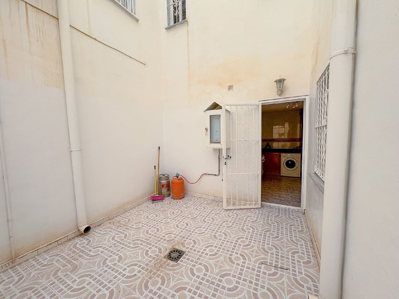 2 bedroom Apartment for sale in Villamartin with pool - € 129,500 (Ref: 9238901)