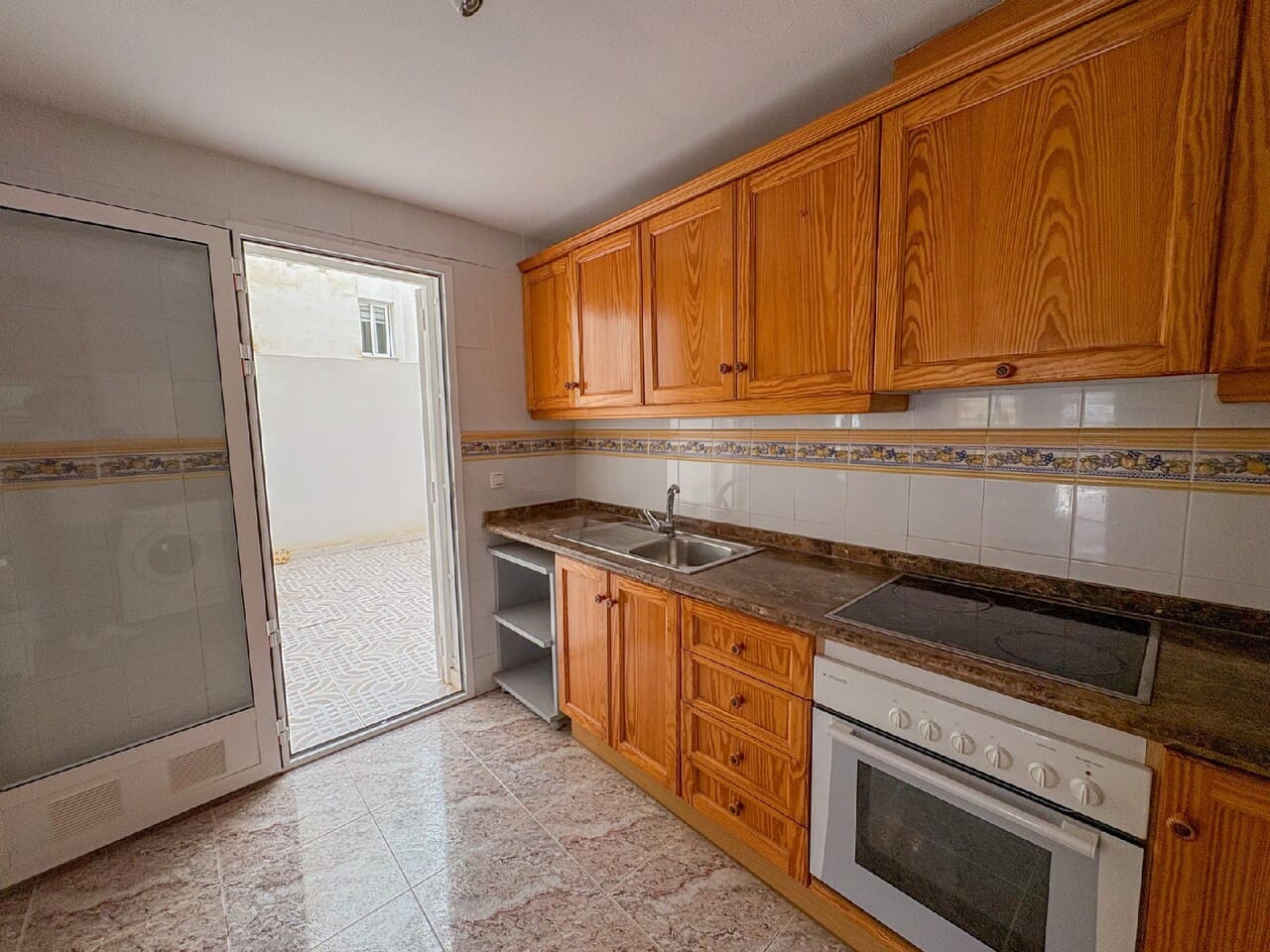 2 bedroom Apartment for sale in Villamartin with pool - € 129,500 (Ref: 9238901)