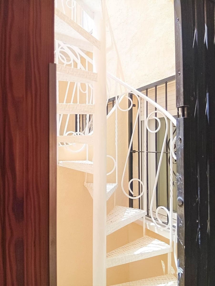 2 slaapkamer Penthouse te koop in Playa Flamenca met zwembad - € 140.000 (Ref: 9265120)