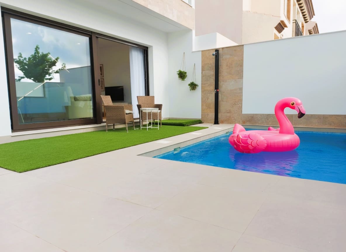 3 makuuhuone Huvila myytävänä paikassa San Pedro del Pinatar mukana uima-altaan 
autotalli - 450 000 € (Ref: 9265629)