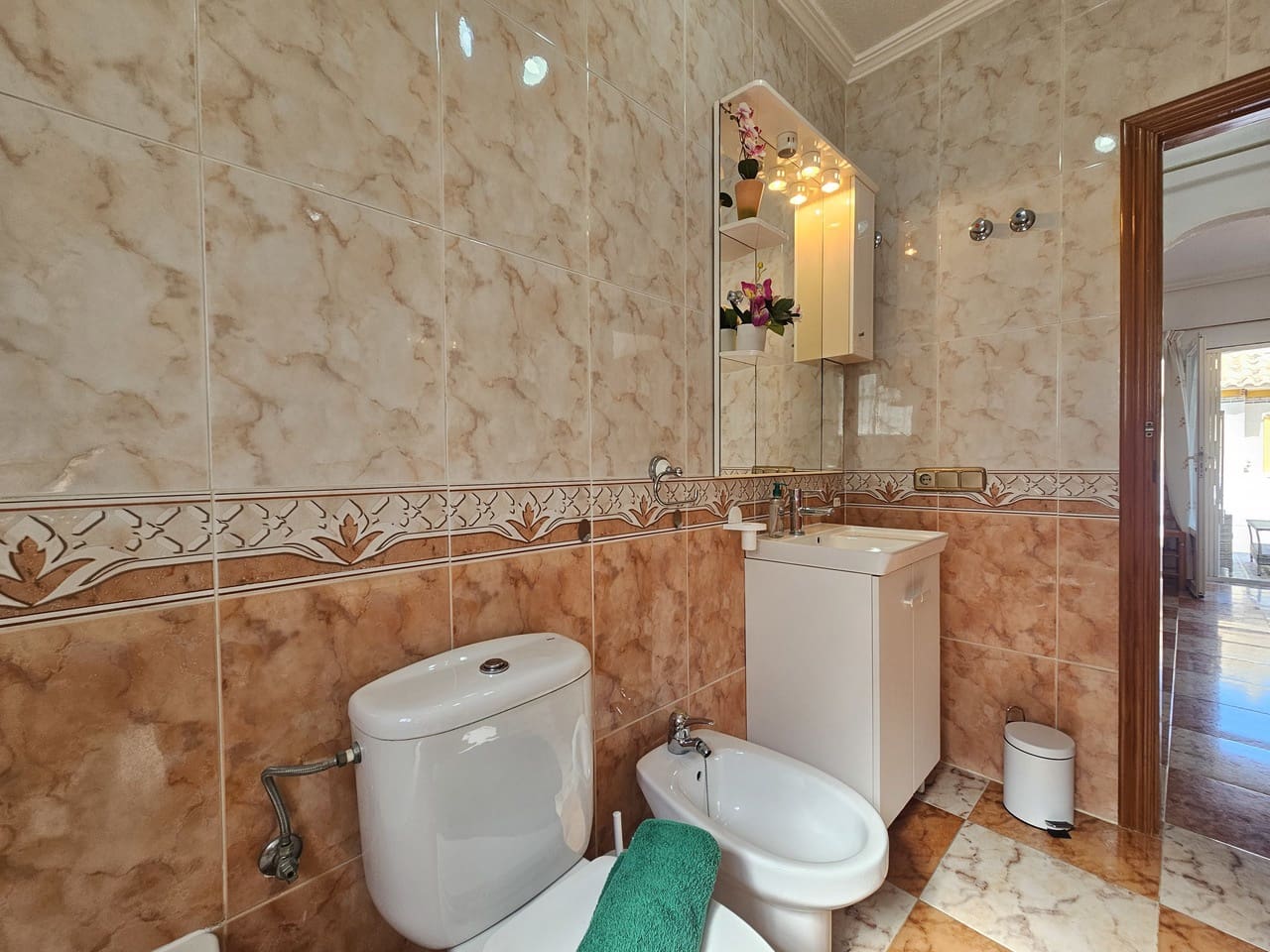 4 soverom Villa til salgs i Cabo Roig med svømmebasseng garasje - € 355 000 (Ref: 9272155)