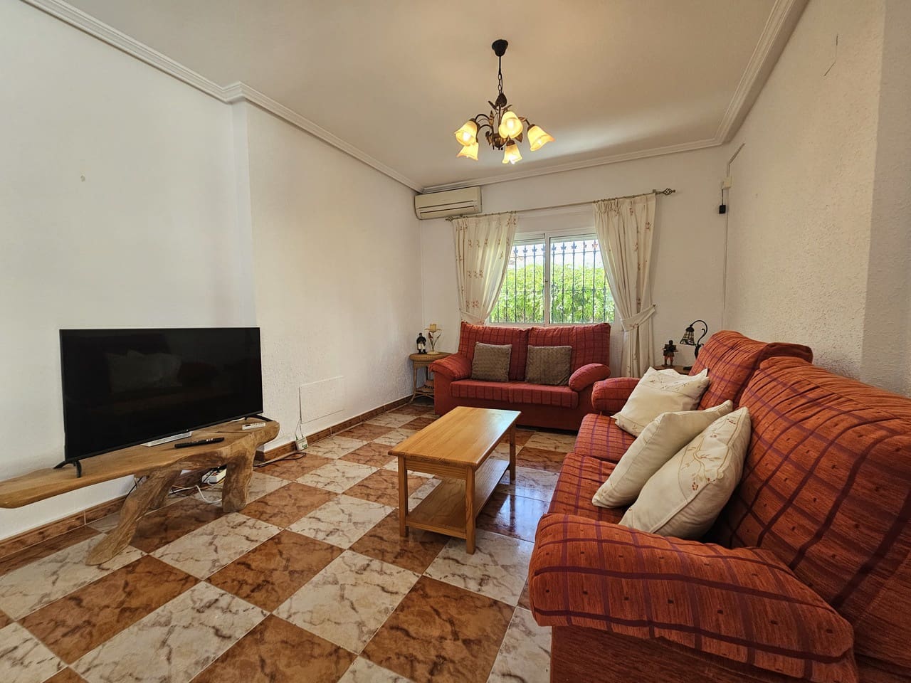 4 soverom Villa til salgs i Cabo Roig med svømmebasseng garasje - € 355 000 (Ref: 9272155)