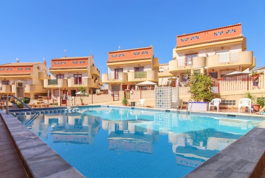 2 soveværelse Lejlighed til salg i La Zenia med swimmingpool - € 189.995 (Ref: 9272157)