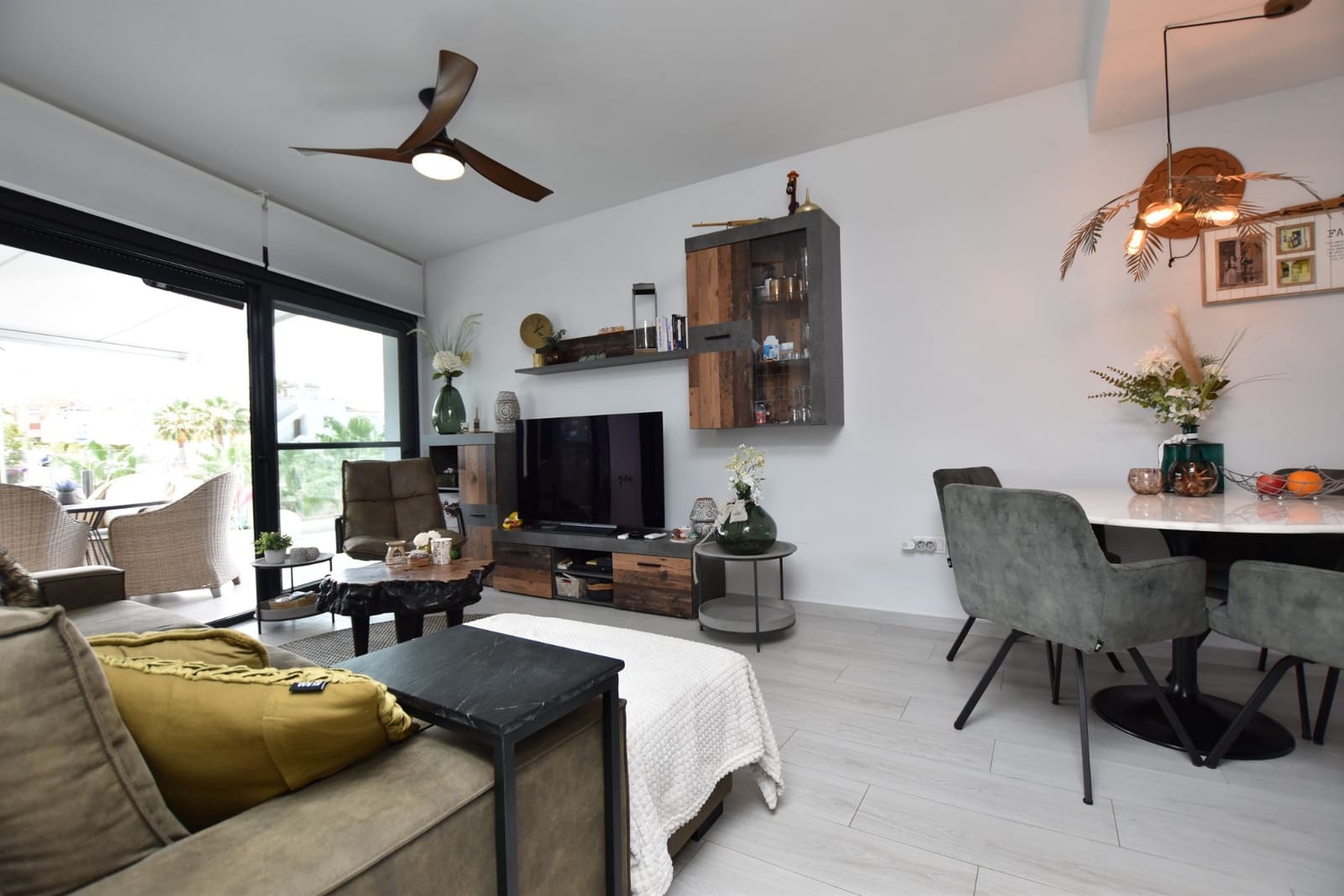 3 soverom Leilighet til salgs i Villamartin med svømmebasseng garasje - € 359 000 (Ref: 9283135)