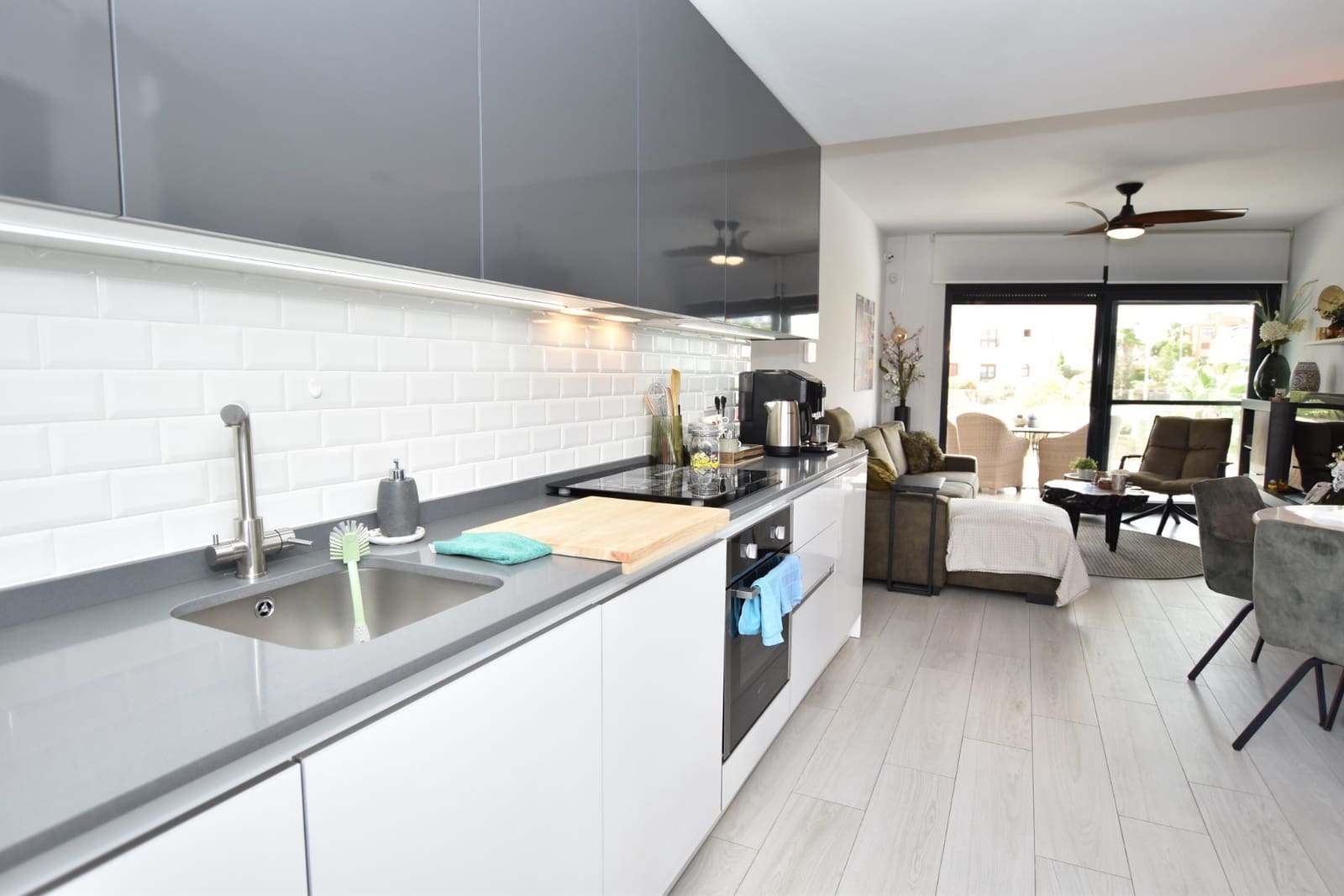 3 soverom Leilighet til salgs i Villamartin med svømmebasseng garasje - € 359 000 (Ref: 9283135)