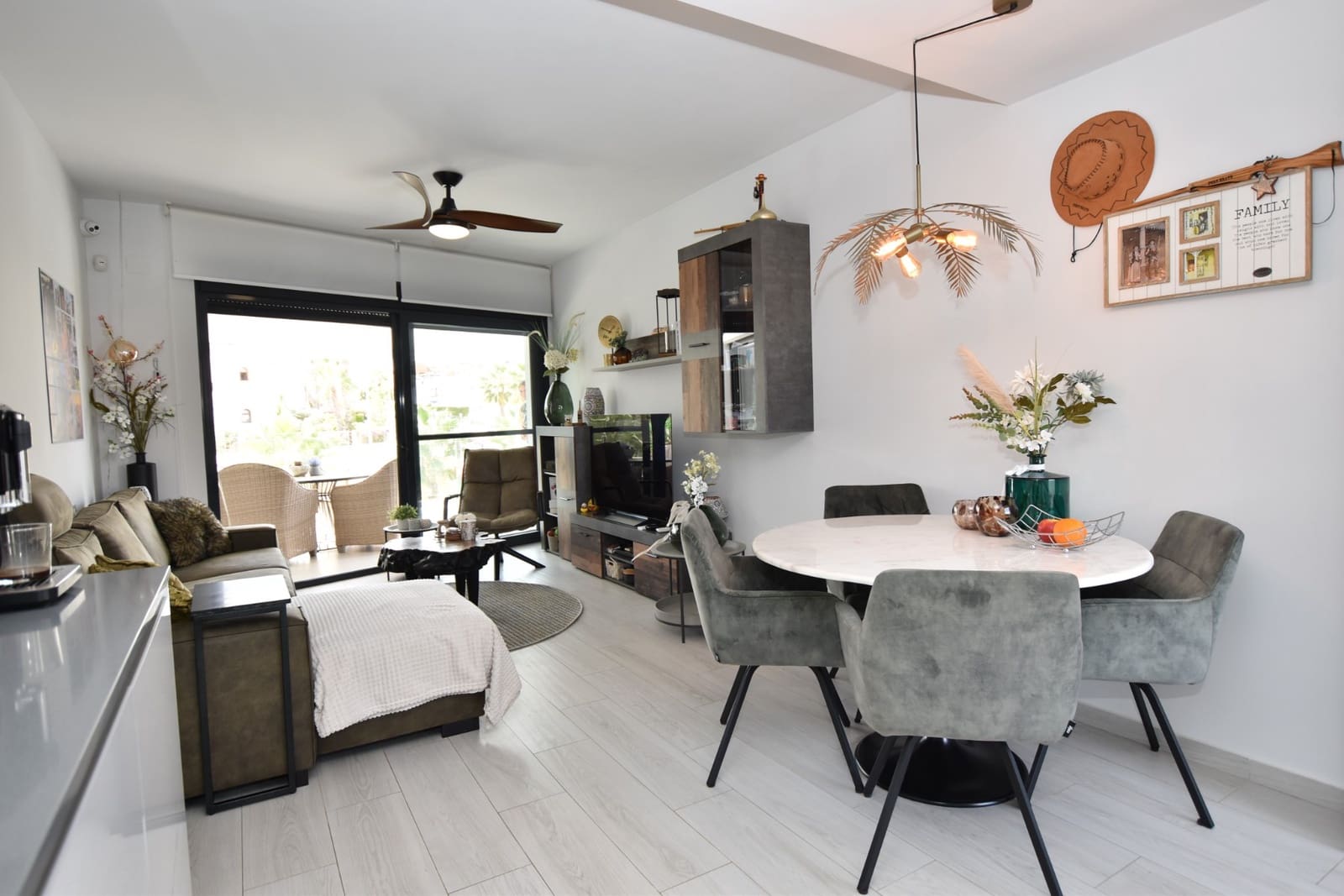 3 soverom Leilighet til salgs i Villamartin med svømmebasseng garasje - € 359 000 (Ref: 9283135)