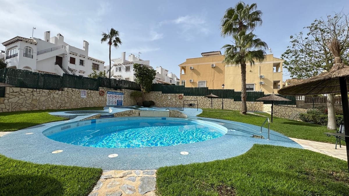 3 bedroom Apartment for sale in Villamartin with pool garage - € 175,000 (Ref: 9288313)