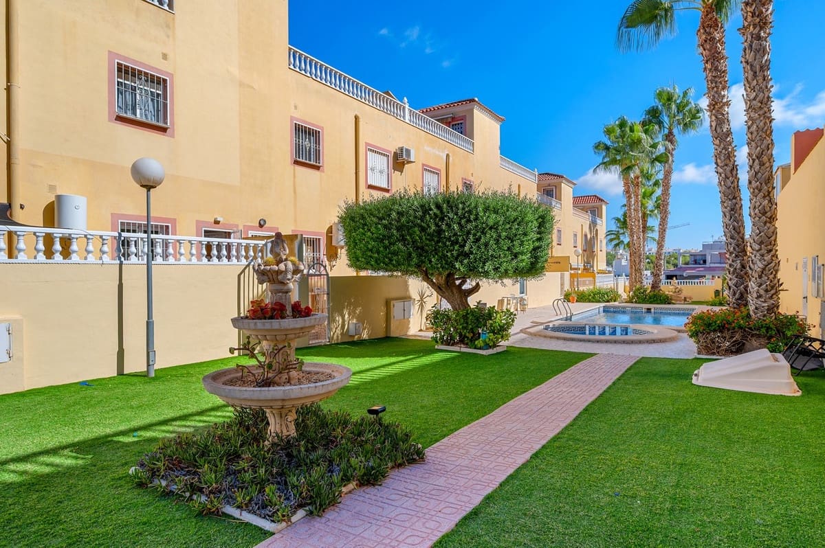 Apartamento de 3 habitaciones en Orihuela Costa en venta con piscina - 195.000 € (Ref: 9288314)