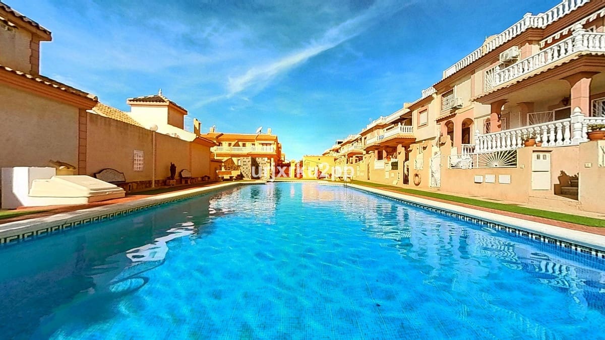 2 soverom Hus til salgs i Playa Flamenca med svømmebasseng - € 189 000 (Ref: 9288315)