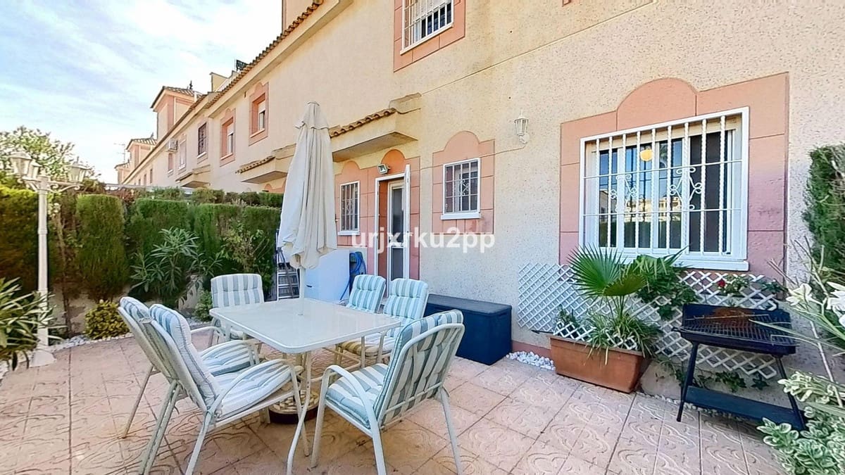 2 soverom Hus til salgs i Playa Flamenca med svømmebasseng - € 189 000 (Ref: 9288315)
