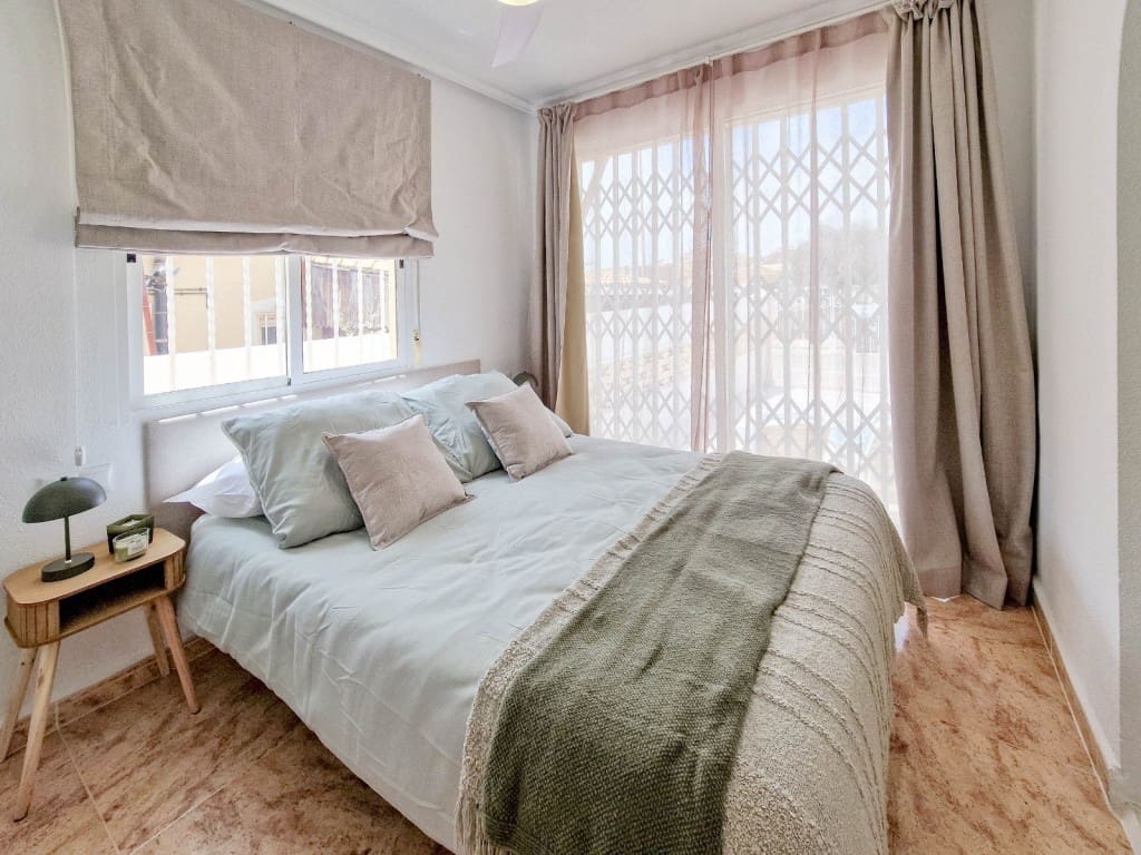 2 soverom Villa til salgs i Torrevieja - € 210 000 (Ref: 9300322)