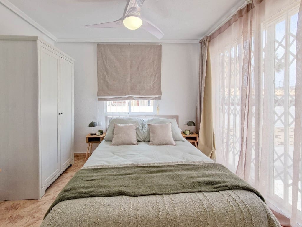 2 soverom Villa til salgs i Torrevieja - € 210 000 (Ref: 9300322)