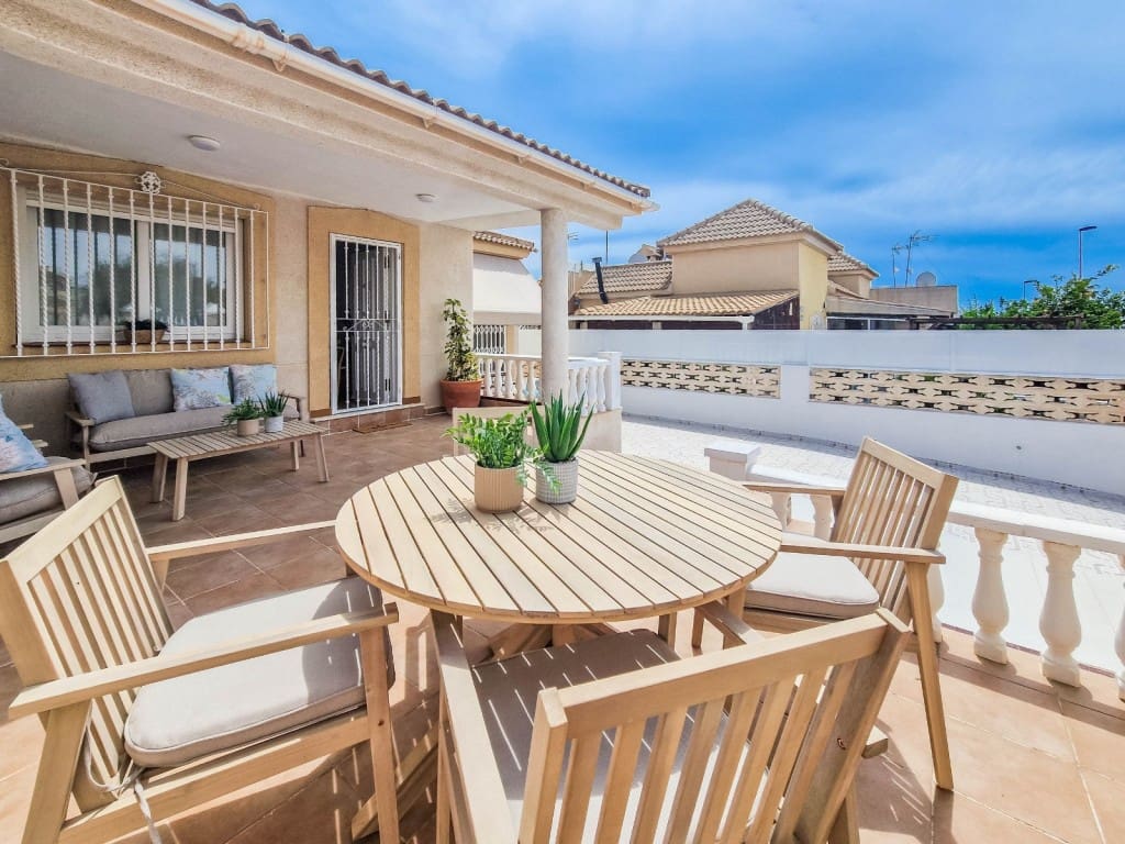 2 soverom Villa til salgs i Torrevieja - € 210 000 (Ref: 9300322)