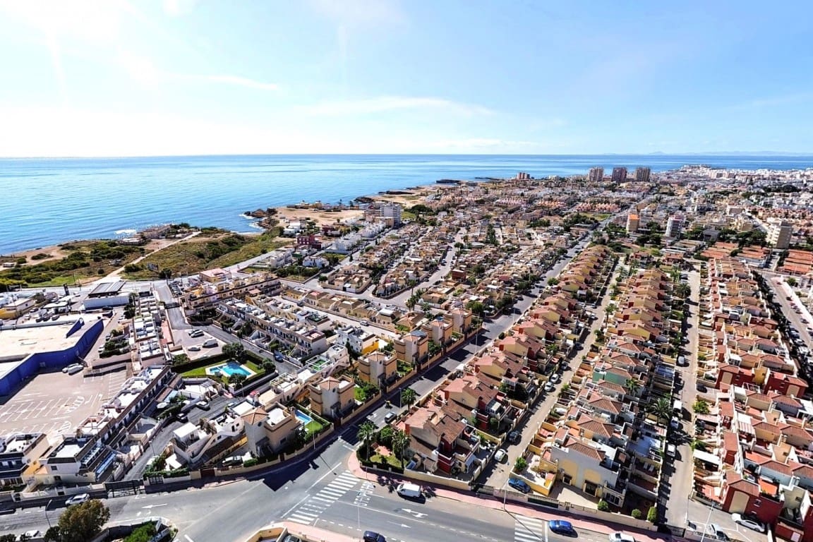 2 soverom Villa til salgs i Torrevieja - € 210 000 (Ref: 9300322)