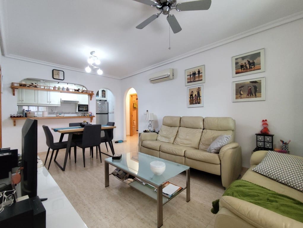 2 soveværelse Lejlighed til salg i Playa Flamenca med swimmingpool - € 219.000 (Ref: 9300323)