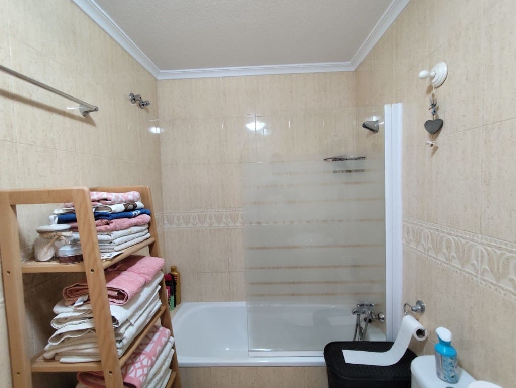 2 soveværelse Lejlighed til salg i Playa Flamenca med swimmingpool - € 219.000 (Ref: 9300323)