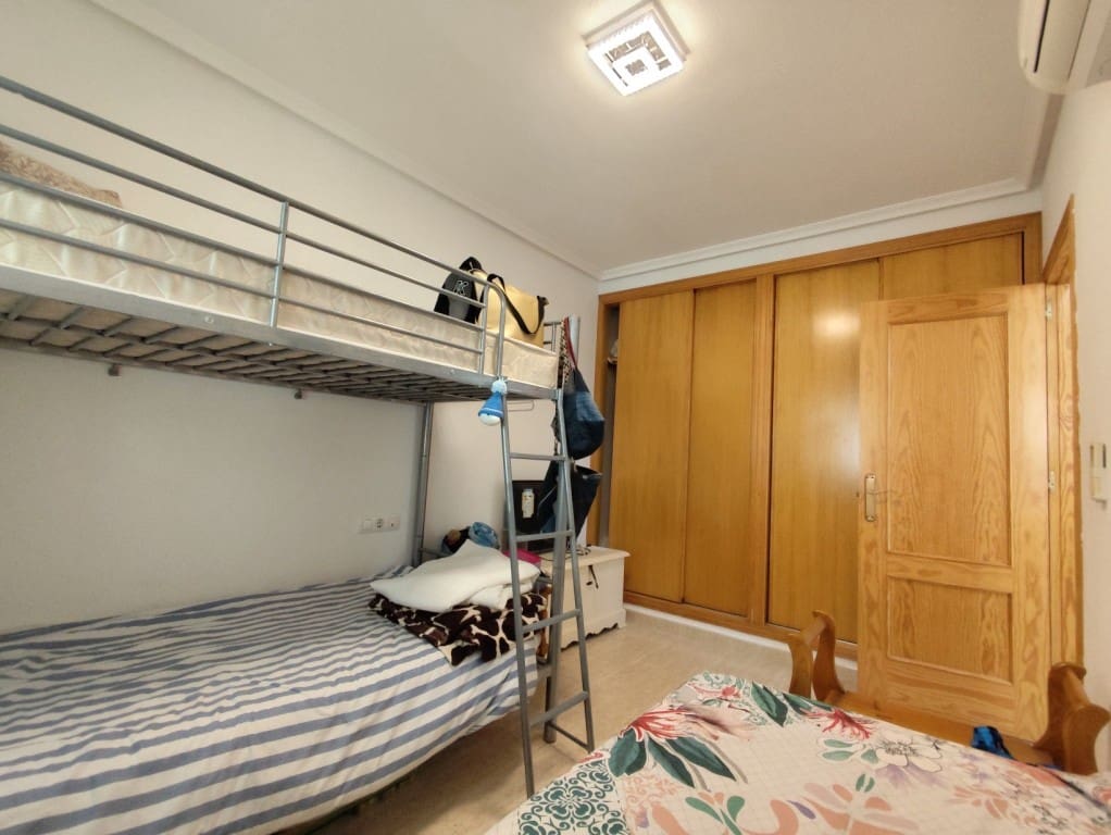 2 soveværelse Lejlighed til salg i Playa Flamenca med swimmingpool - € 219.000 (Ref: 9300323)